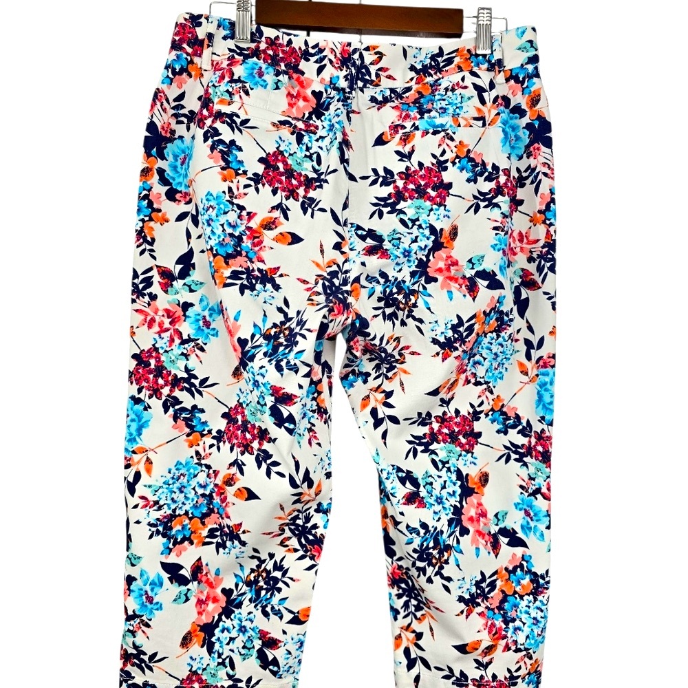 NWOT St. Johns Bay Floral Jeans‎ Size 10